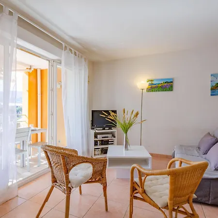 Terre Du Soleil-2 By Interhome